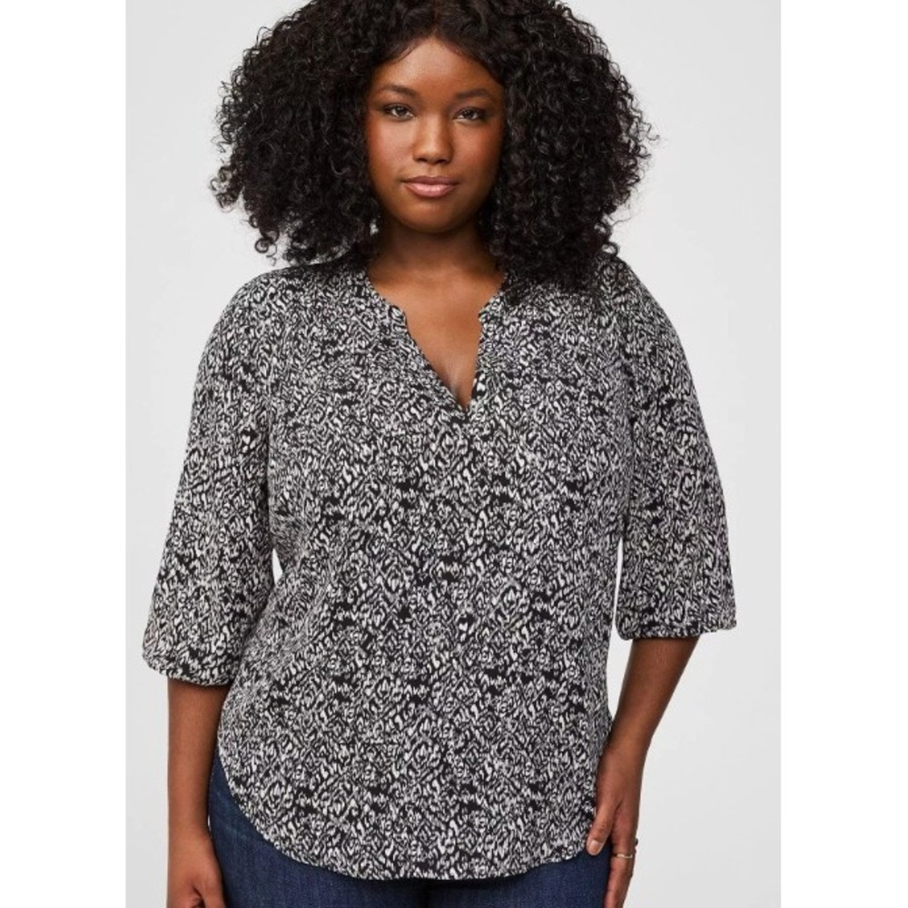 Torrid‎ Black Blouse Size 0 - Size 12 - Large